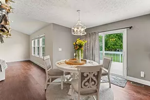 7751 Crystal Lake Ln, Hamilton Township, OH 45039 - Photo 7