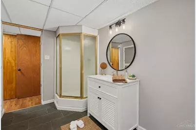 2479 Hudson, Norwood, OH 45212 - Photo 29