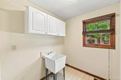 6980 Dovehill Lane, Cincinnati, OH 45248 - Photo 25