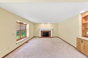 6980 Dovehill Ln, Green Township, OH 45248 - Photo 9