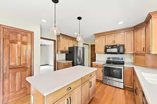 6980 Dovehill Ln, Cincinnati, OH 45248 - Photo 3