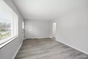 1906 Acorn Dr, Cincinnati, OH 45231 - Photo 9
