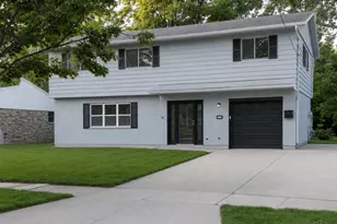 144 Silverwood Cir, Springdale, OH 45246 - Photo 1