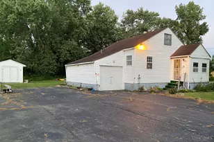 1390 Olt Rd, Jefferson Twp, OH 45417 - Photo 3