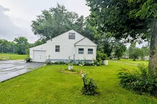 1390 Olt Rd, Jefferson Twp, OH 45417 - Photo 3