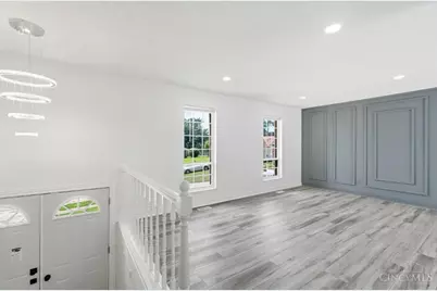 11834 Ashmore Court, Cincinnati, OH 45246 - Photo 9