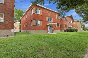 1582 Crest Hill Ave, Cincinnati, OH 45237 - Photo 3