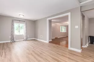 8667 Susanview Ln, Anderson Township, OH 45244 - Photo 9