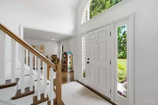 800 Eaglesknoll Ct, Anderson Township, OH 45255 - Photo 3