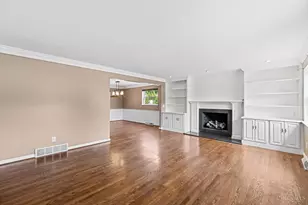 6334 Blueberry Hill Ct, Green Township, OH 45248 - Photo 5