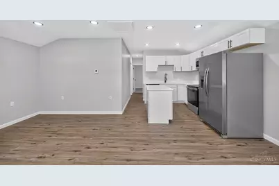 8812 Pine Road, Deer Park, OH 45242 - Photo 9