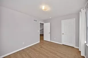 218 Heffron Cir, Hamilton Township, OH 45039 - Photo 41