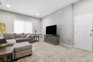 2716 Renaissance Blvd, Middletown, OH 45005 - Photo 39