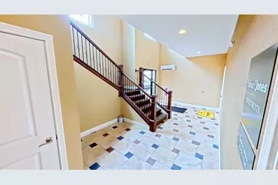 5078 Wooster Pike #200, Cincinnati, OH 45226 - Photo 3