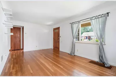 1975 Lynndale Avenue S, Cincinnati, OH 45231 - Photo 3