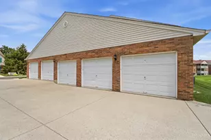 8753 Carrousel Park Cir, Colerain Township, OH 45251 - Photo 57