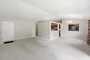 8753 Carrousel Park Cir, Colerain Township, OH 45251 - Photo 13