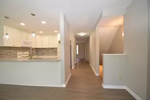 10555 Montgomery Rd, Montgomery, OH 45242 - Photo 3