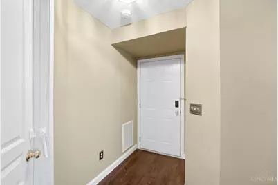 5878 Stonebridge Circle #104, Milford, OH 45150 - Photo 7