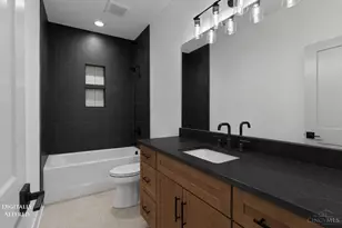 263 Strader Ave, Cincinnati, OH 45226 - Photo 23