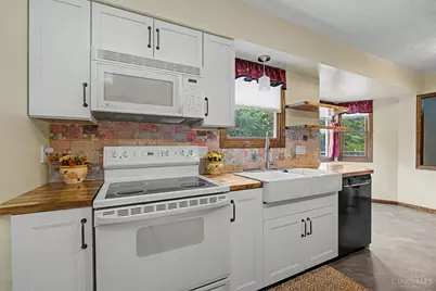8295 Beckett Station Drive, West Chester, OH 45069 - Photo 15