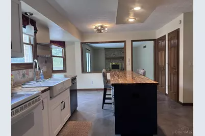 8295 Beckett Station Drive, West Chester, OH 45069 - Photo 5