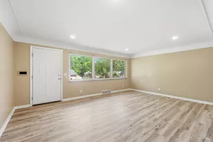 8844 Mockingbird Ln, Springfield Township, OH 45231 - Photo 5
