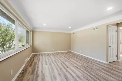 8844 Mockingbird Lane, Springfield Township, OH 45231 - Photo 7