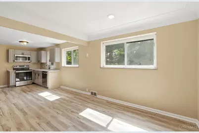 8844 Mockingbird Lane, Springfield Township, OH 45231 - Photo 13