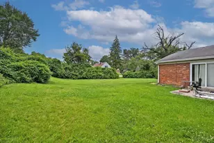 821 W Galbraith Rd, Springfield Township, OH 45231 - Photo 27