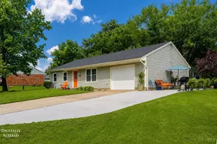 110 Melanee Ln, Oxford, OH 45056 - Photo 1