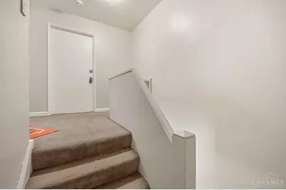 2370 Losantiville Avenue, Golf Manor, OH 45237 - Photo 5