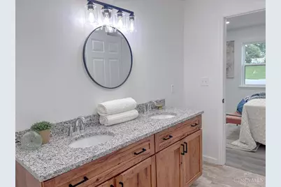 132 E Main Street, Leesburg, OH 45135 - Photo 17