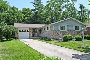 137 Bayham Dr, Green Hills, OH 45218 - Photo 3