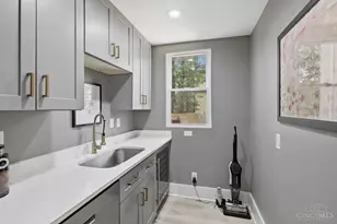 4607 Erie Ave, Cincinnati, OH 45227 - Photo 17