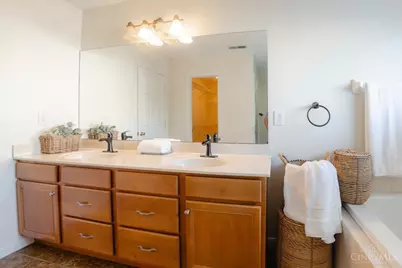 224 Wyndham Drive, Hamilton Township, OH 45039 - Photo 19