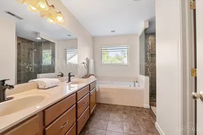 224 Wyndham Drive, Hamilton Township, OH 45039 - Photo 17