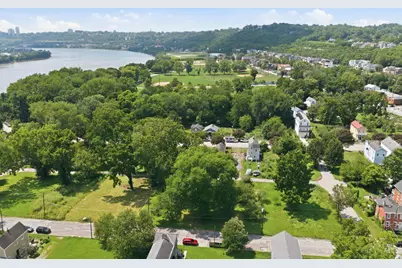 231 Worth Street, Cincinnati, OH 45226 - Photo 3