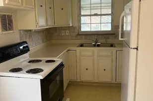 1574 Oak Knoll Dr, Cincinnati, OH 45224 - Photo 9