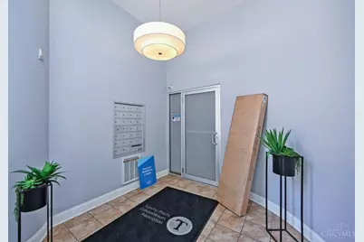1326 Vine Street #B, Cincinnati, OH 45202 - Photo 5