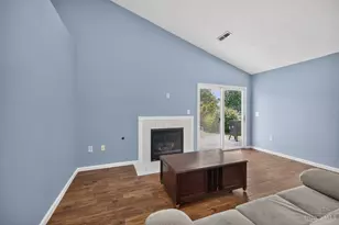 7724 Hillsdowne Cir, Hamilton Township, OH 45039 - Photo 9