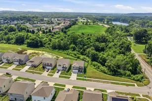 4989 Lakeview Dr, Hamilton Township, OH 45152 - Photo 3