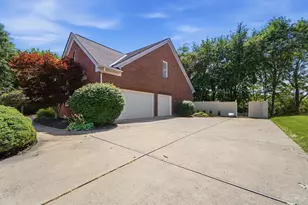 2820 Arbor Pointe Dr, Middletown, OH 45042 - Photo 3