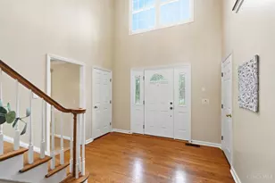 6351 S Devonshire Dr, Miami Township, OH 45140 - Photo 7
