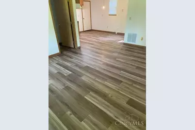 8419 Carrol Avenue, Cincinnati, OH 45231 - Photo 5