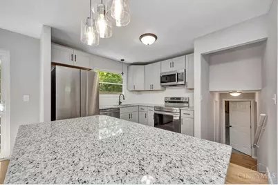10766 Shadowridge Lane, Cincinnati, OH 45240 - Photo 21