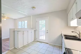 7807 Heatherglen Dr, Anderson Township, OH 45255 - Photo 9