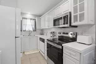 5915 Leeside Trail, Green Township, OH 45248 - Photo 9