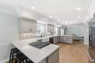 12075 Timberlake Dr, Symmes Township, OH 45249 - Photo 5