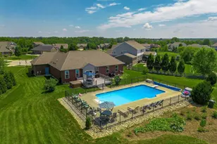 1525 Spectacular Bid Ct, Lebanon, OH 45036 - Photo 3